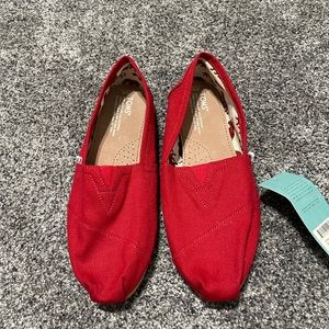 NWT Women’s Tom’s Classic Shoes
